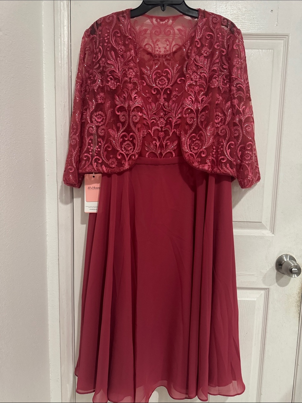 Brand new Elegant Women's Red Embroidered Jacket Dress 2 pieces XL